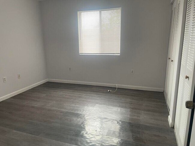 Building Photo - 6054 Forest Hill Blvd