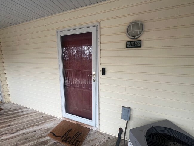 Building Photo - Lakeview Condo for Rent - The Ledges, Osage Beach!
