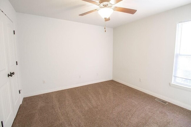 Building Photo - 4612 Dehaven Dr