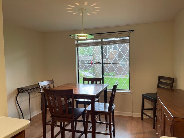 Eat In Kitchen Area - 158 Cambridge Dr