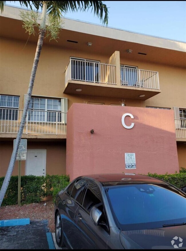Building Photo - 7510 SW 152nd Ave