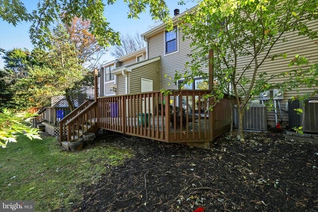 Building Photo - 723 Kings Croft Dr