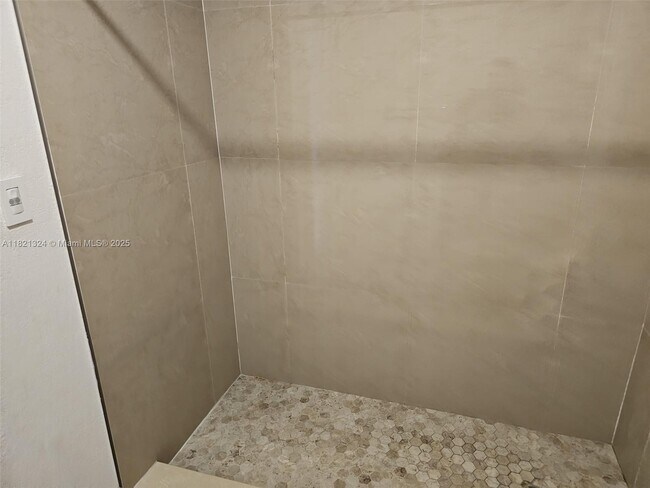 Building Photo - 651 SW 66th Ave
