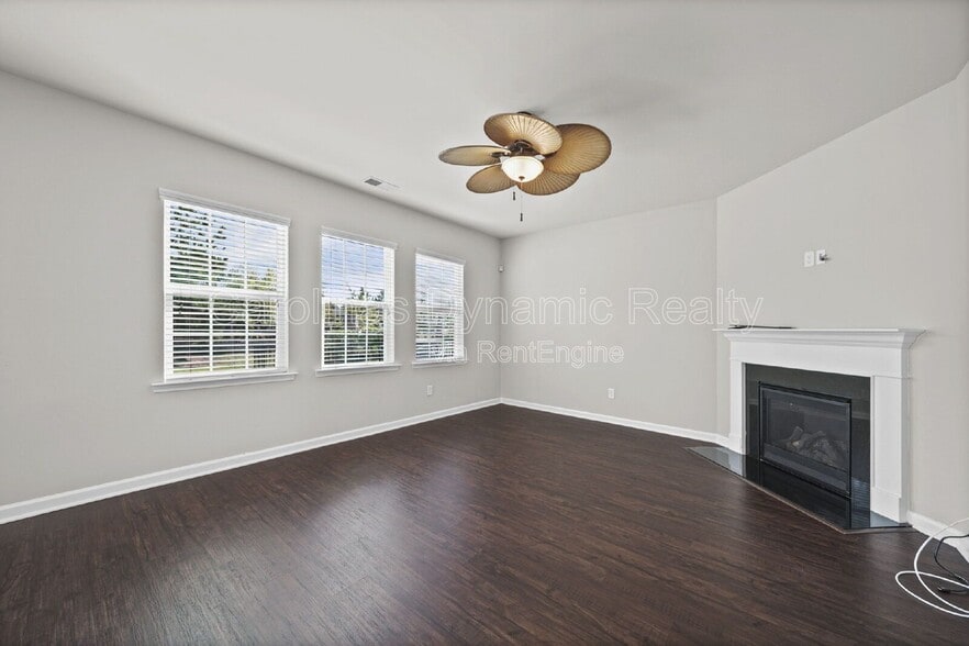 Building Photo - 15108 Evergreen House Dr