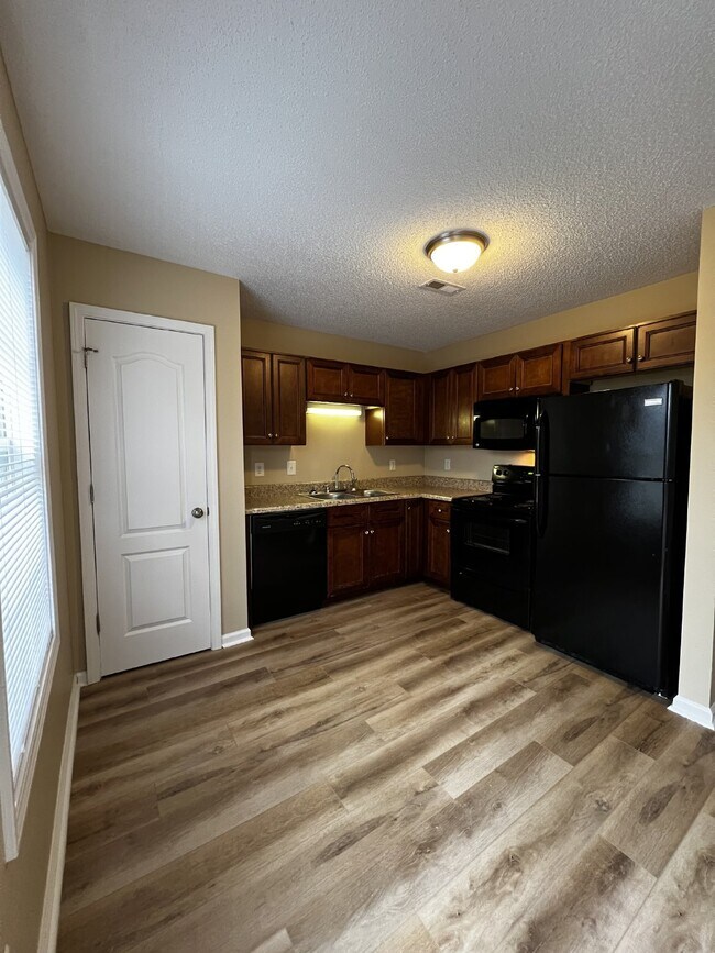 Building Photo - 541 Patriot Park Ct