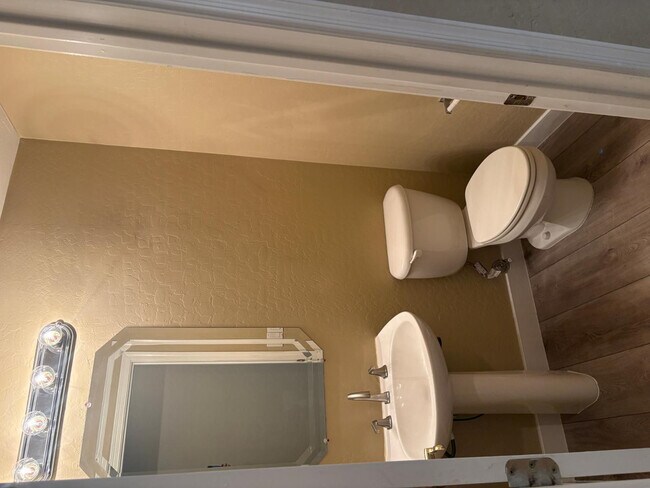 Building Photo - 2245 E Detroit St