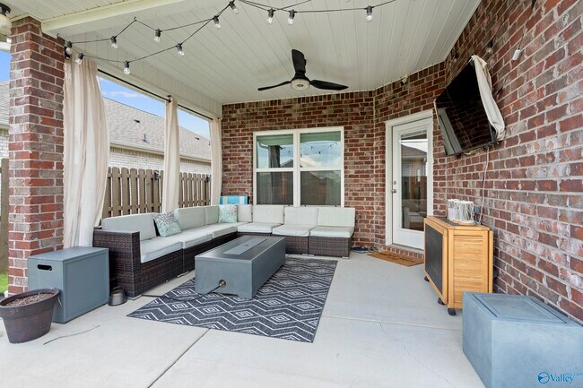 Building Photo - 12690 Tallulah Dr