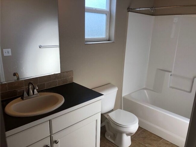 Building Photo - 2350 NW Hazelwood Ave