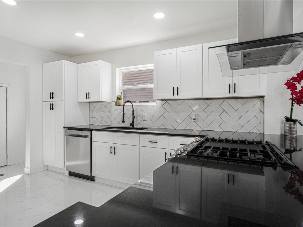 Building Photo - 1956 Washington Rd