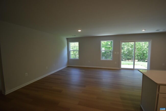 Building Photo - 335 Horse Path Dr
