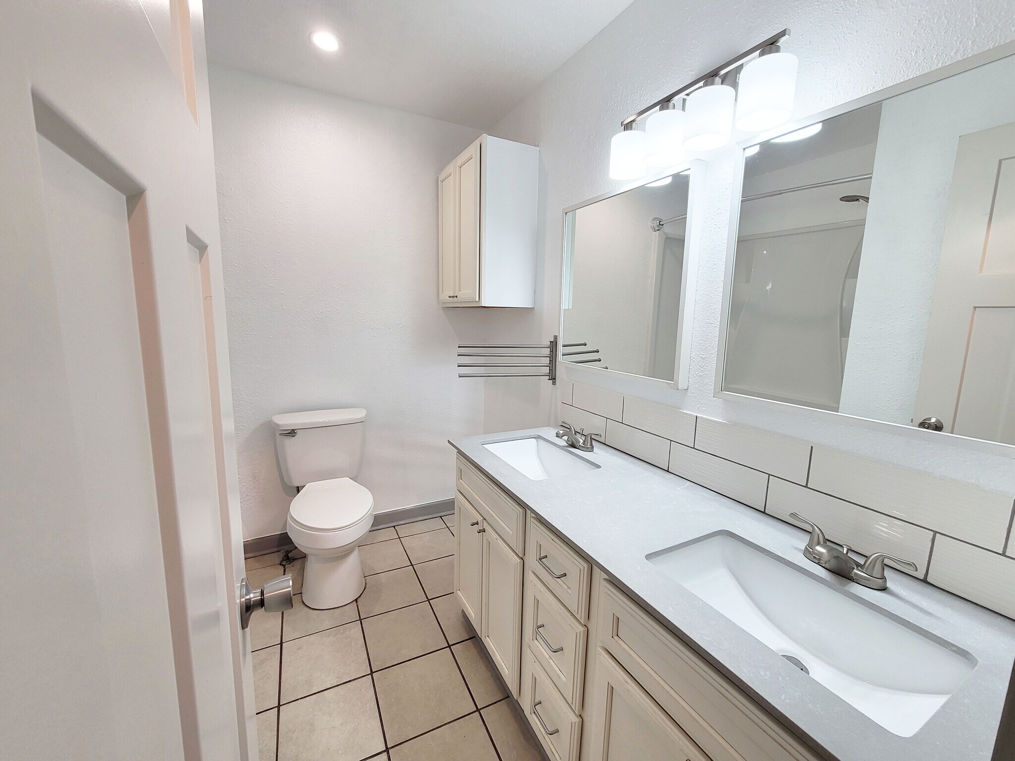 Building Photo - 920 Sirocco Dr