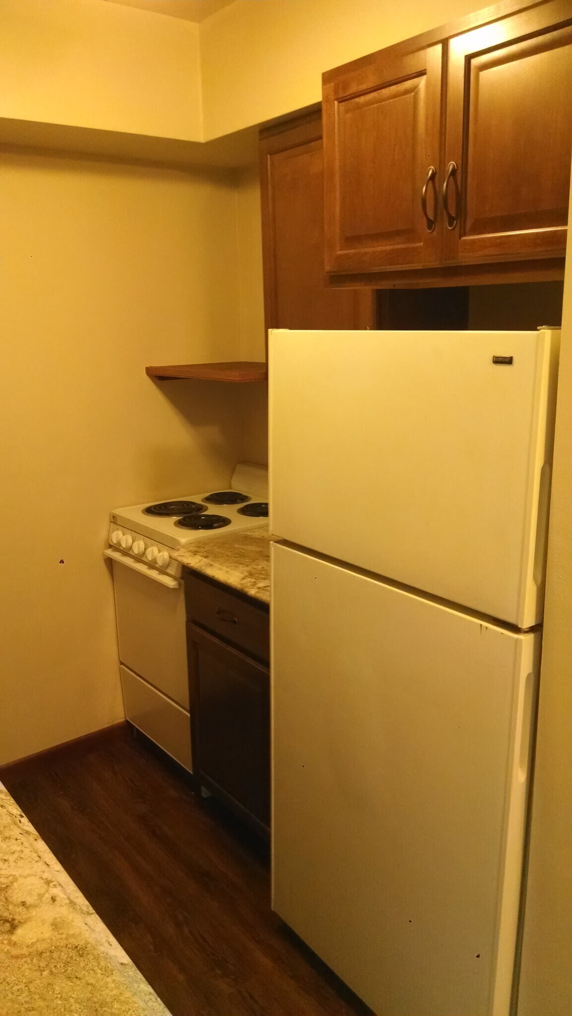 Building Photo - 401 N East St