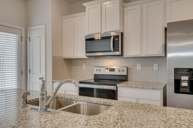 Building Photo - 4315 Newland St