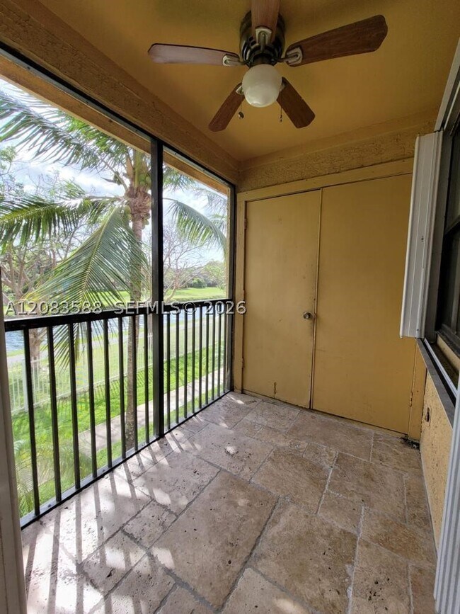 Building Photo - 10581 SW 155th Ct