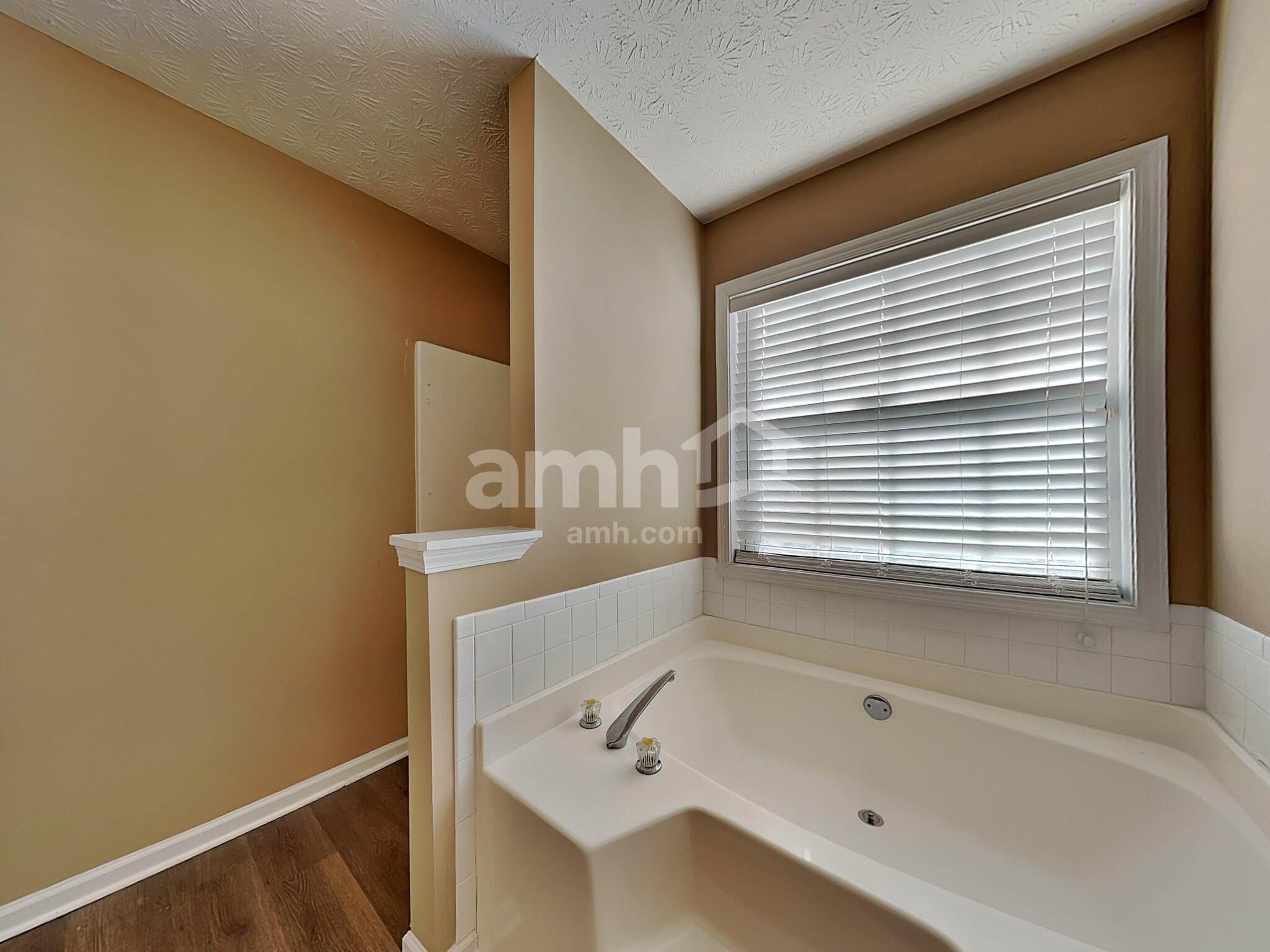 Building Photo - 725 Windsor Brook Ln