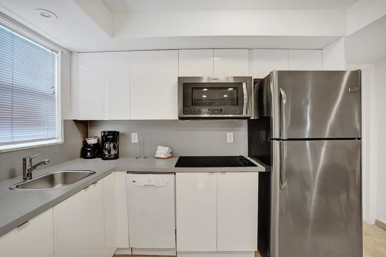 Building Photo - 3215 NE 7th St