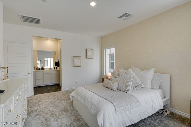 Building Photo - 600 Carriage Hill Dr