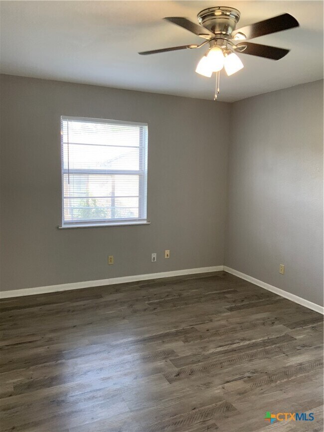 Building Photo - 1402 Dallas St