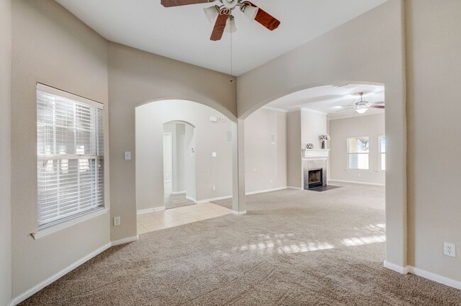 Building Photo - 7219 Palmito Ranch Dr