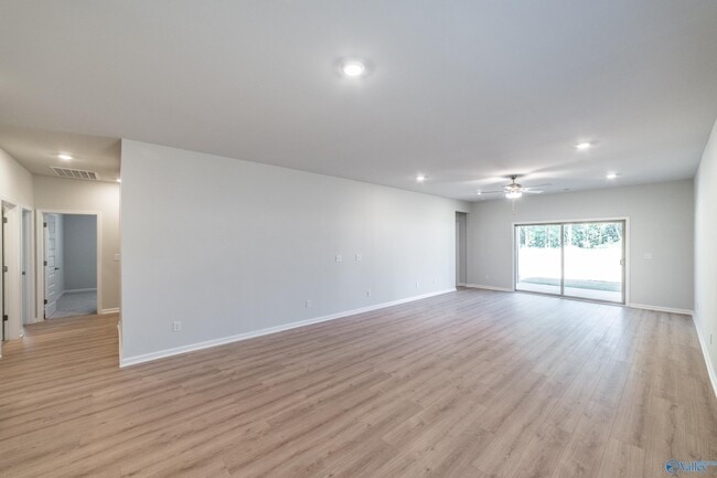 Building Photo - 14976 Greenleaf Dr