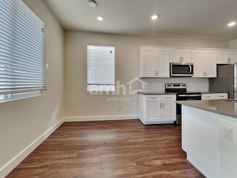 Building Photo - 8854 Tiger Tooth Ave