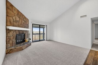 Building Photo - Updated 2 bed 1 bath condo in Arvada!