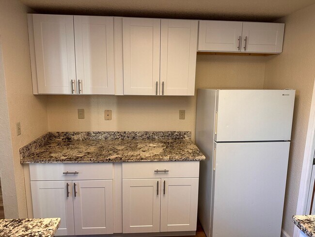 Building Photo - Marina Home in Cypress Cove Neighborhood