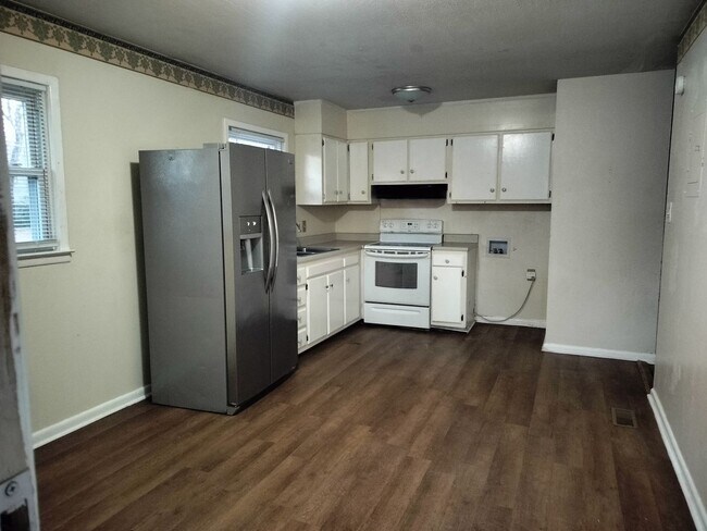 Building Photo - Simply Convenient