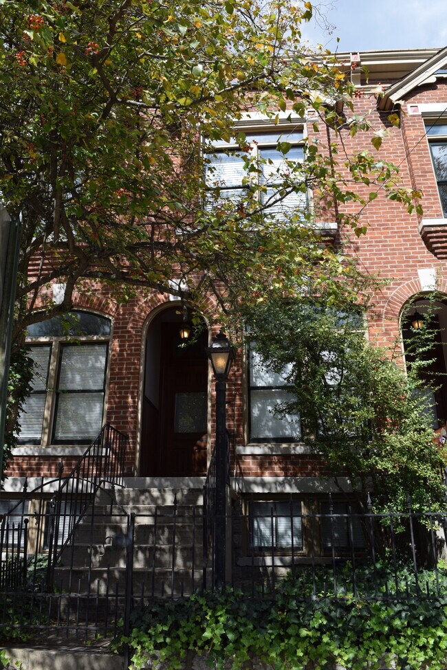Primary Photo - 116 E 5th St