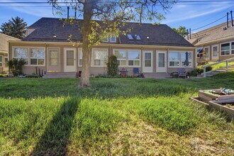 Building Photo - $1,540.95- 1 Bed, 1 Bath Lofted Apartment in Lakewood with Central AC!