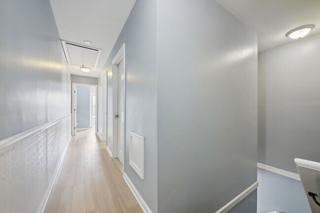 Building Photo - 259 Pine St