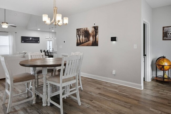 Building Photo - 515 Woodtrace Dr