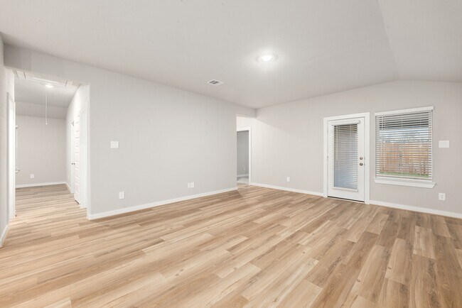 Building Photo - 6623 Castella Dr