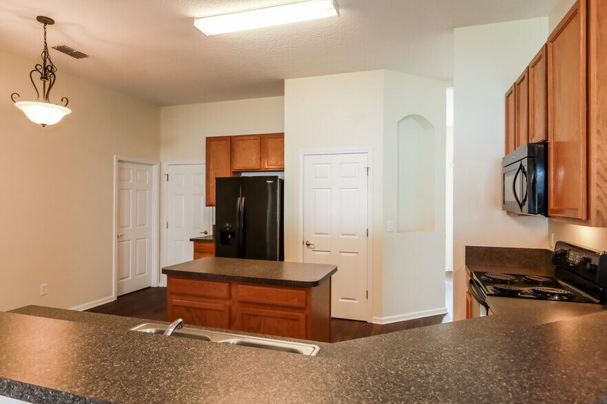 Building Photo - 3460 Live Oak Hollow Dr