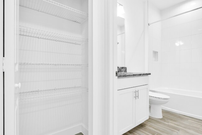 Building Photo - 243 Hang Loose Wy