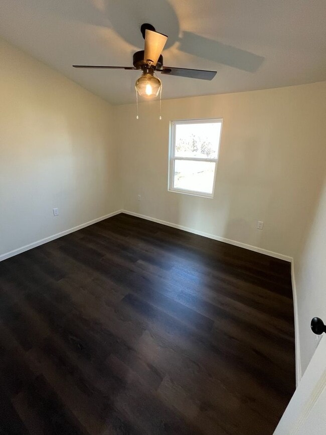 Building Photo - 2+ BEDROOM 1 BATHROOM HOUSE FOR RENT