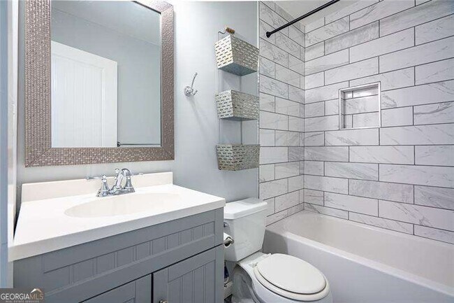 Building Photo - 2470 Landeau Cir