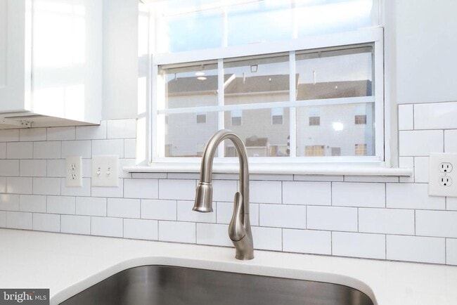 Building Photo - 3317 Hibiscus Ct