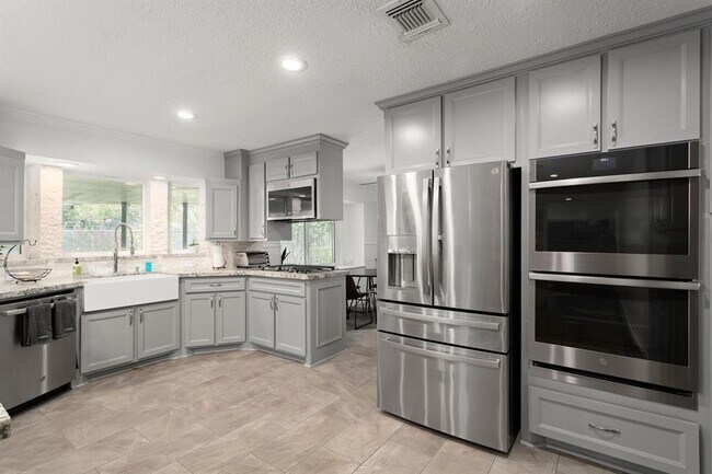 Building Photo - 11433 Ash Creek Dr