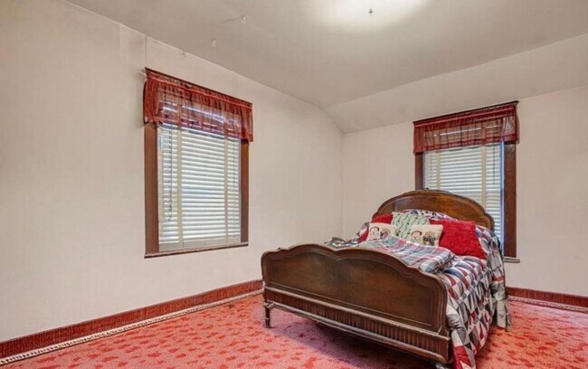 Building Photo - 851 Scott St