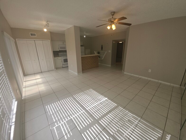 Building Photo - 4718 Chevy Pl