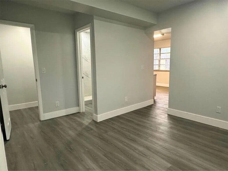 Building Photo - 1390 Riverland Rd