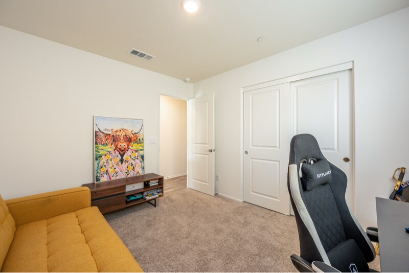 Building Photo - 28650 New Yorker Ln