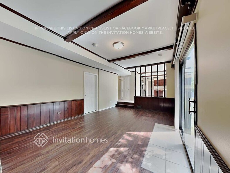 Building Photo - 415 Sussex Ct