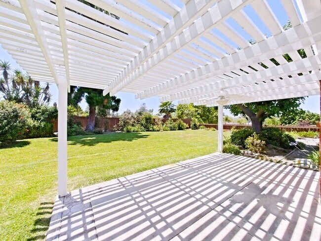 Building Photo - 4 Bedrooms | 2 Bathrooms | 1,574 Sq Ft | Single-Family Home