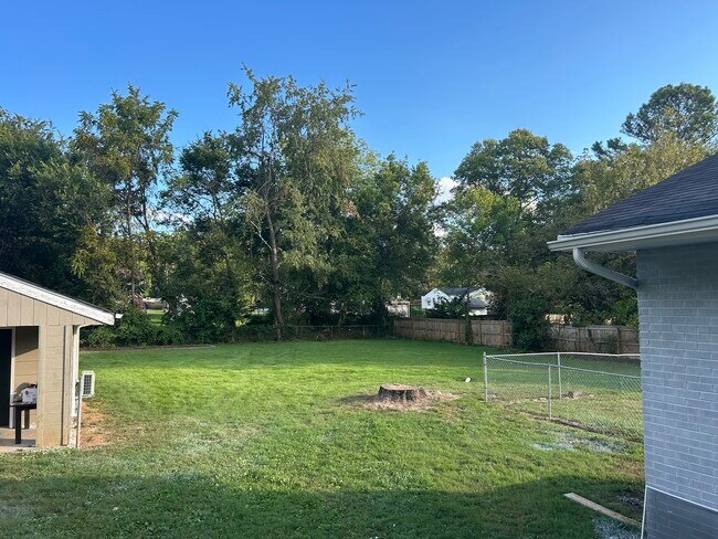 Building Photo - 236 Riggs Ave