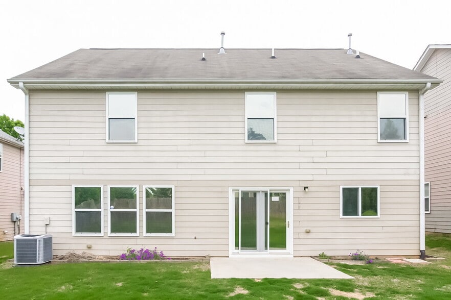 Building Photo - 15 Timber Ln