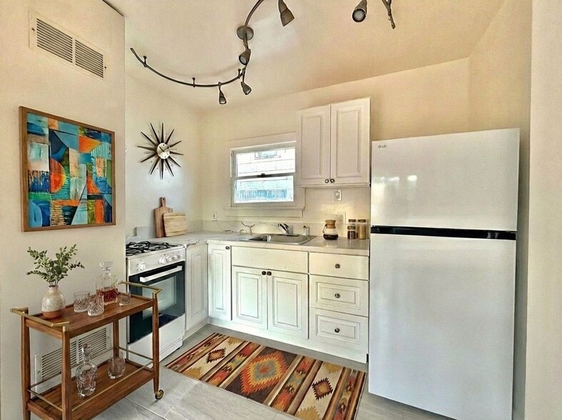 Building Photo - 1922 Preston Ave