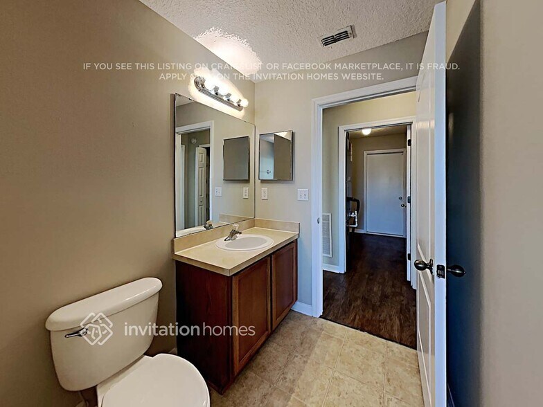 Building Photo - 9985 Lancashire Dr