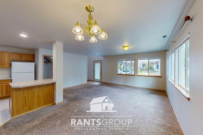 Building Photo - Spacious 3 Bed, 2.5 Bath Townhome in Lacey...